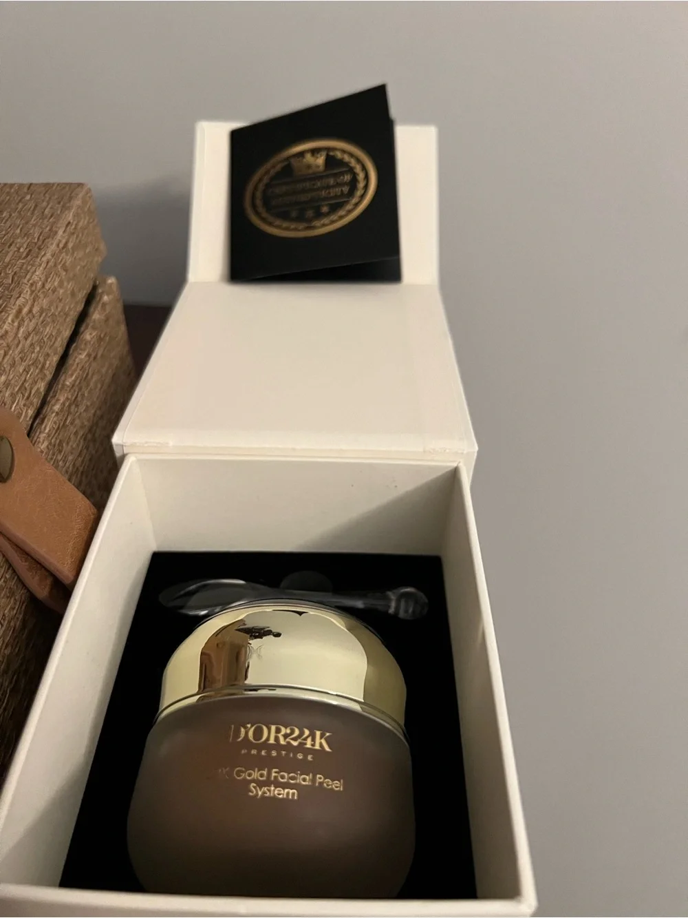 24K Gold Facial Peel - Gold & Frosted Beige